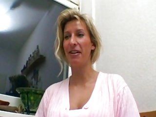 Sehen sie porno-sammlung 27cm postbote fickt deutsche mädchen anal