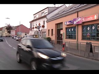 Porno betrunkenen mädchen deutsche mädchen strippen in einem öffentlichen platz
