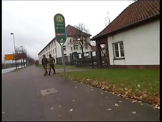 Russische frauen in strümpfen porno-lady - großer strapon für die tv-schlampe